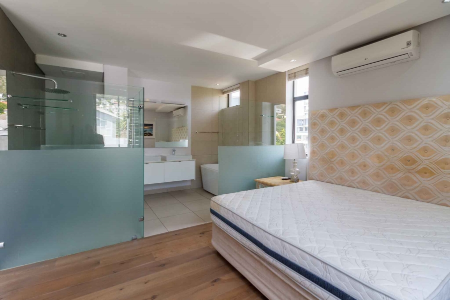 To Let 3 Bedroom Property for Rent in Green Point Western Cape